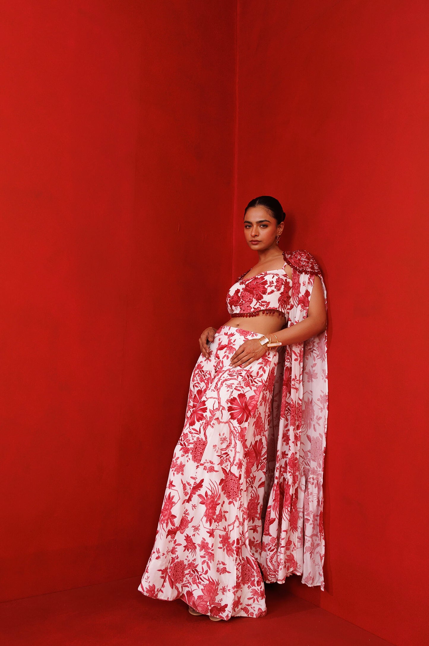 White & red printed shrug set