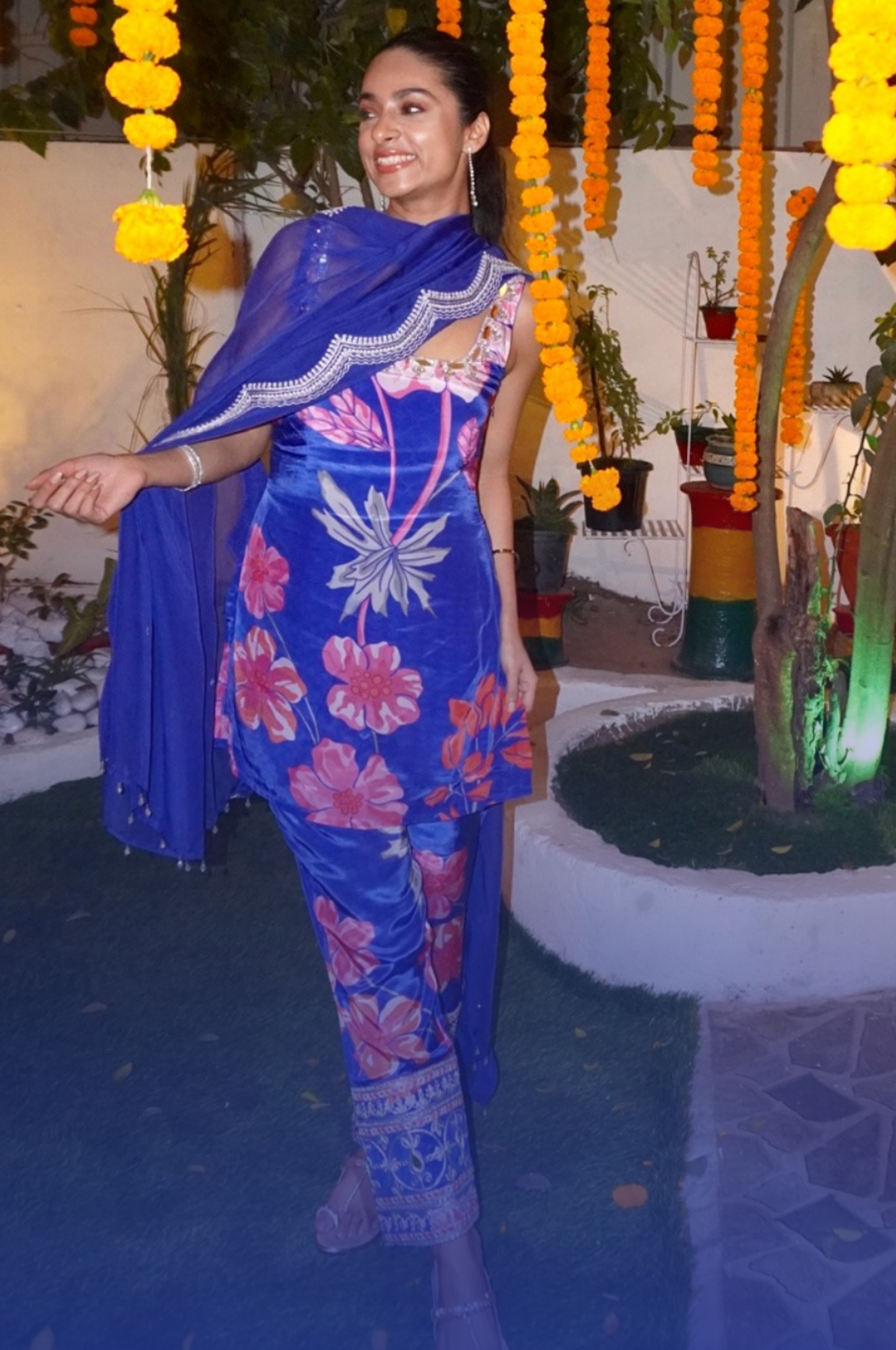 Nihareeka Singh in Blue Square Neck Kurta Set